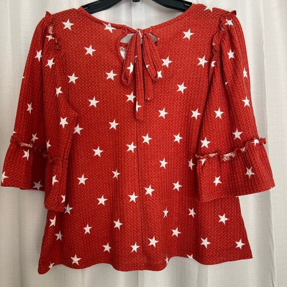 Red Star Print Waffle Knit Top with Tie-Back – Size Small - Picture 4 of 7